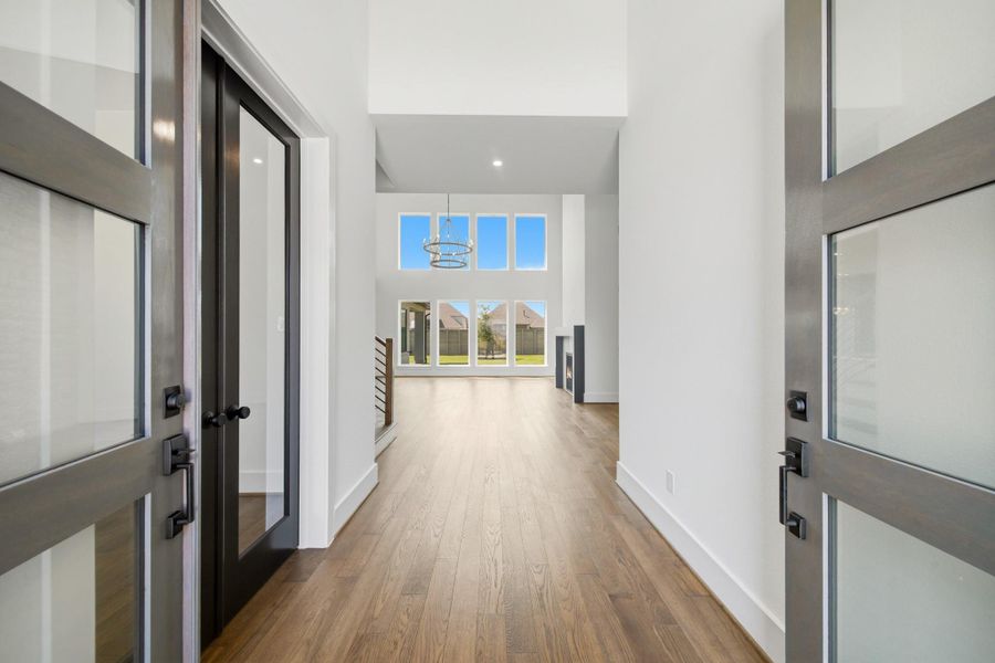 Spacious, unfurnished interior of a new home in Legacy, League City (Image 24).