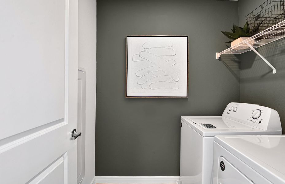 Image 16 of a home in Oakfield Lakes.