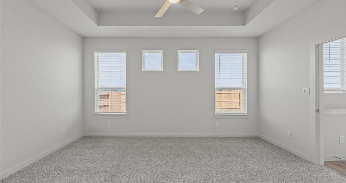 Spacious, unfurnished interior of a new home in Stream Waters, Buda (Image 8).
