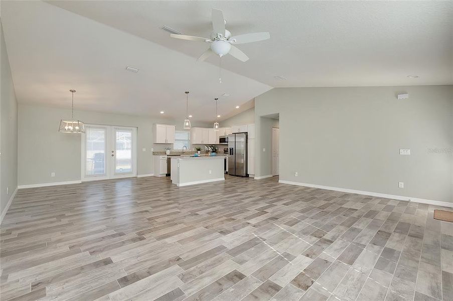 Spacious, unfurnished interior of a new home in , Englewood (Image 36).
