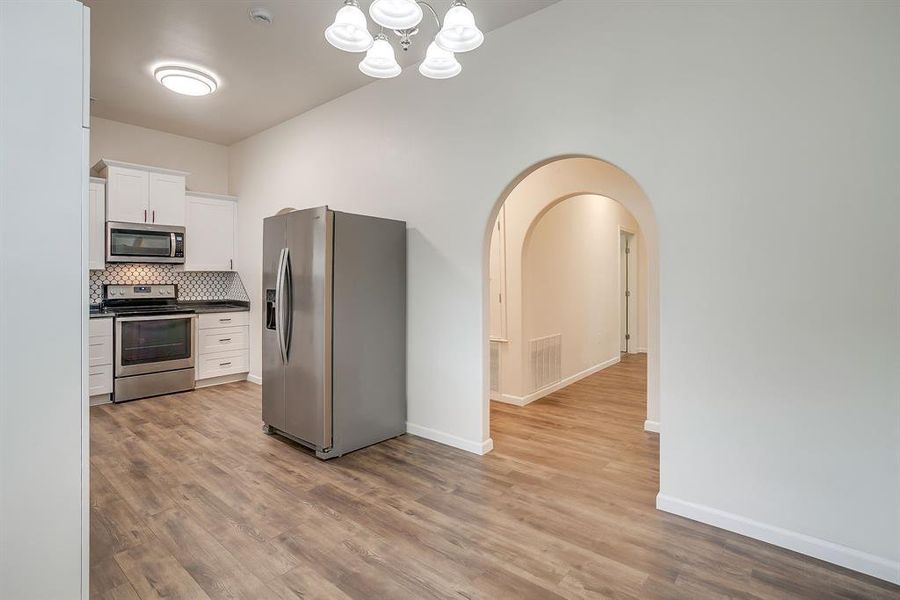 Spacious, unfurnished interior of a new home in , Mineral Wells (Image 31).