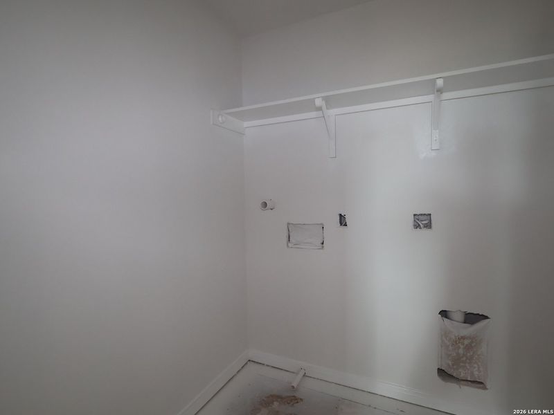 Spacious, unfurnished interior of a new home in Paloma Park, Converse (Image 11).