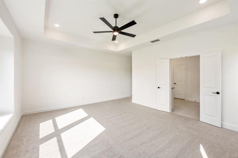 Spacious, unfurnished interior of a new home in Terracina, Rockwall (Image 25). Spacious, unfurnished interior of a new home in Terracina, Rockwall (Image 25).
