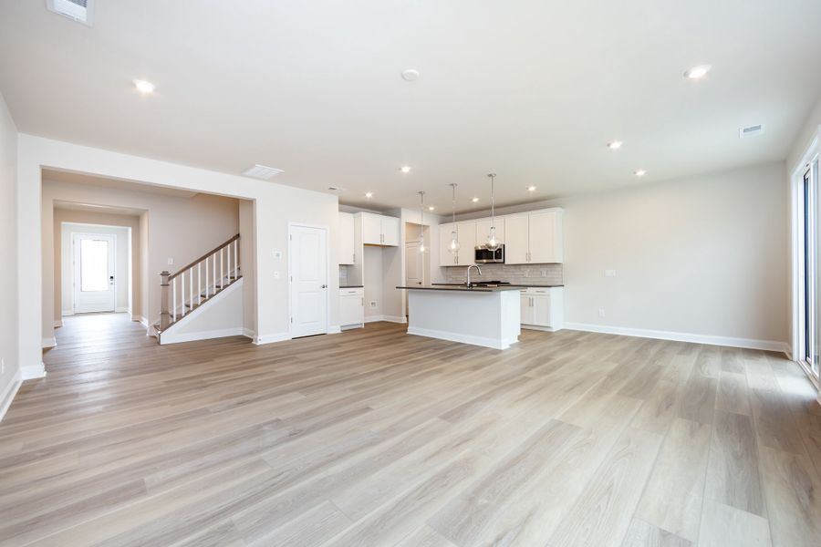 Spacious, unfurnished interior of a new home in Southbridge, Fort Mill (Image 28).
