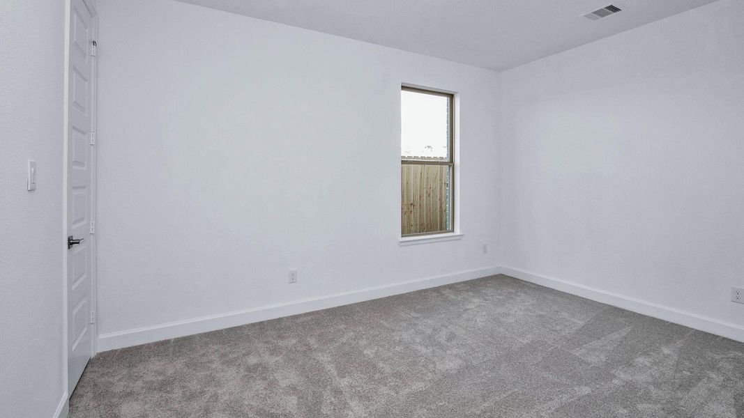 Spacious, unfurnished interior of a new home in Briarley 60', Montgomery (Image 12).