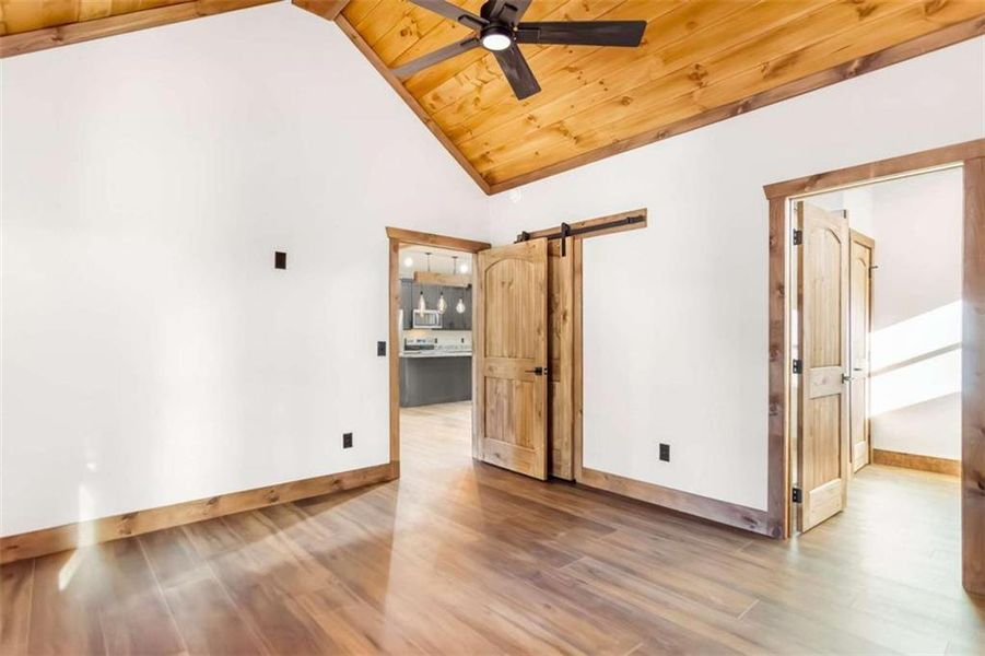 Spacious, unfurnished interior of a new home in , Talking Rock (Image 37).