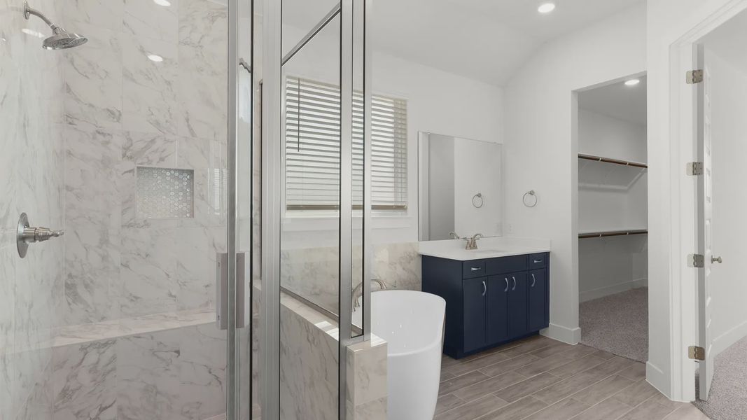 Furnished interior view inside a new home in Highland Village, Georgetown (Image 8).