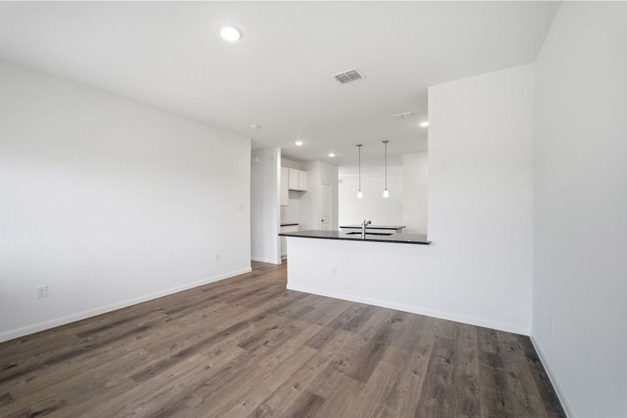 Spacious, unfurnished interior of a new home in Willow View, Converse (Image 26).
