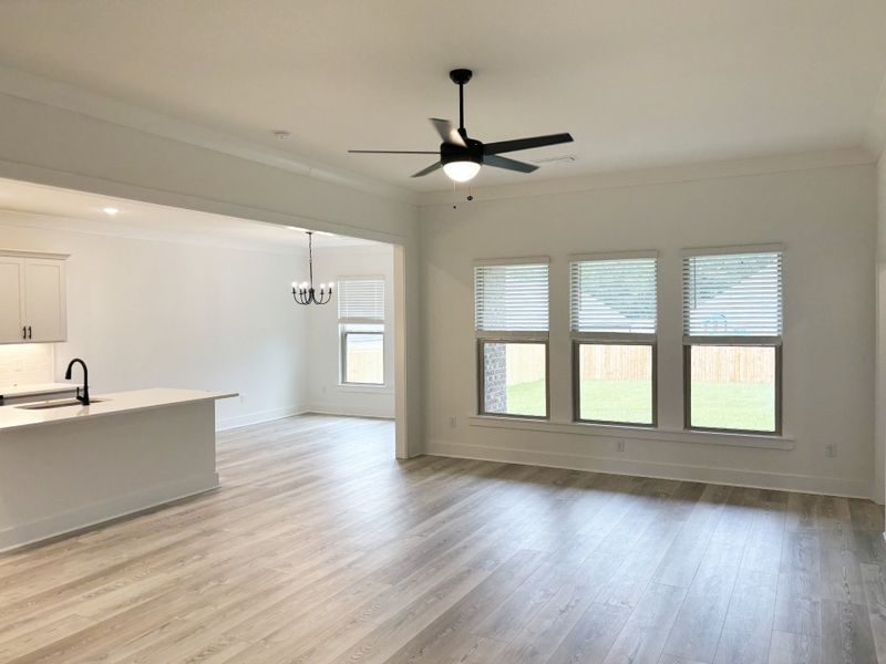 Spacious, unfurnished interior of a new home in Young Oaks, Crestview (Image 14).