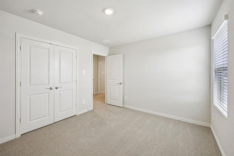 Spacious, unfurnished interior of a new home in Lakehaven - Spring Series, Farmersville (Image 26).