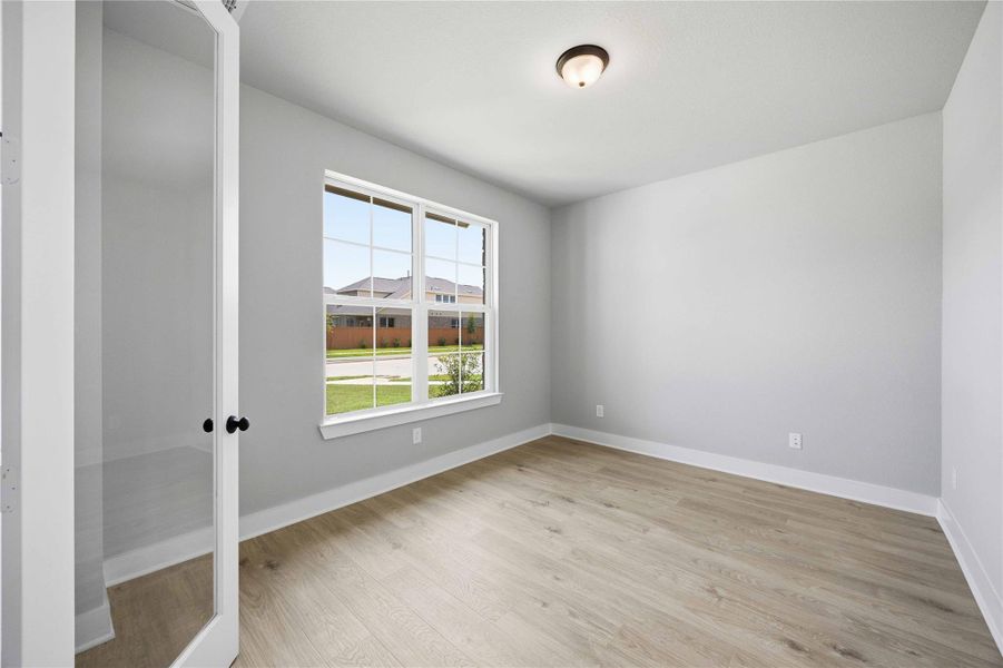 Spacious, unfurnished interior of a new home in Sunterra 50s, Katy (Image 14). Spacious, unfurnished interior of a new home in Sunterra 50s, Katy (Image 14).