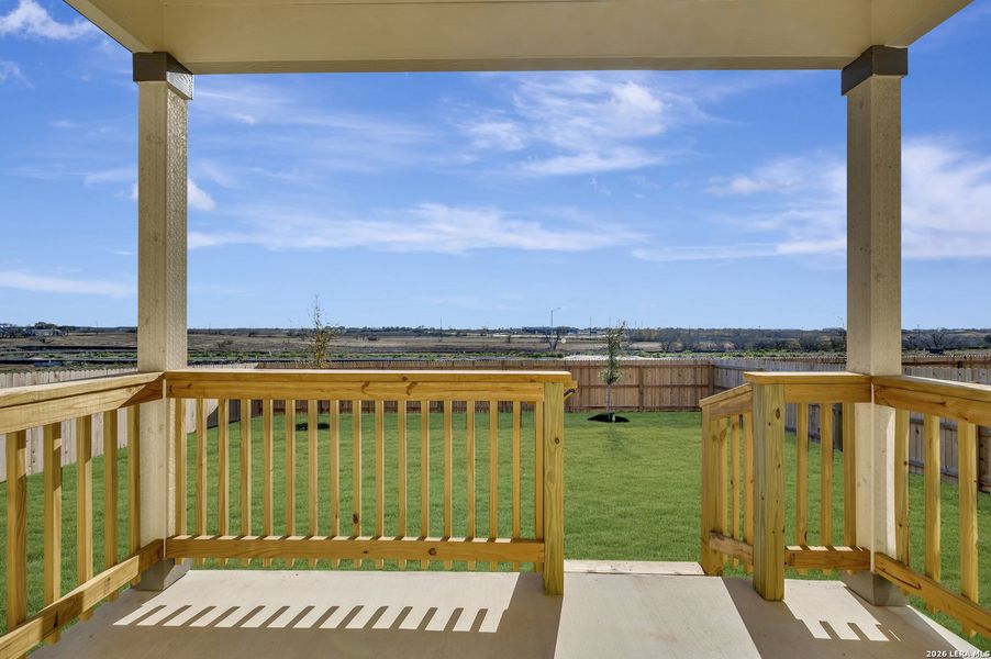 Exterior details and patio area of a home in Paloma Park, Converse (Image 4).
