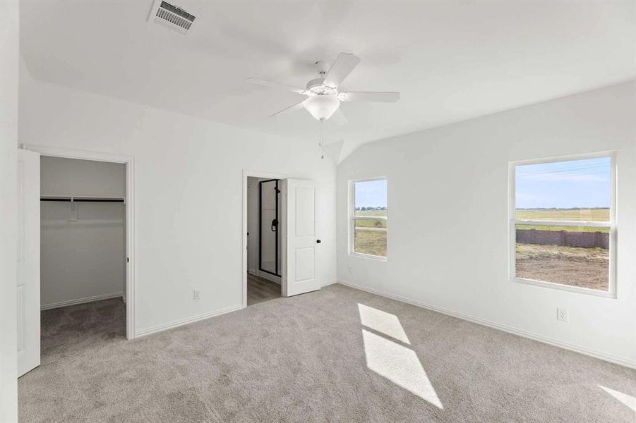 Spacious, unfurnished interior of a new home in Creekview Fossil Ridge, Pilot Point (Image 13). Spacious, unfurnished interior of a new home in Creekview Fossil Ridge, Pilot Point (Image 13).