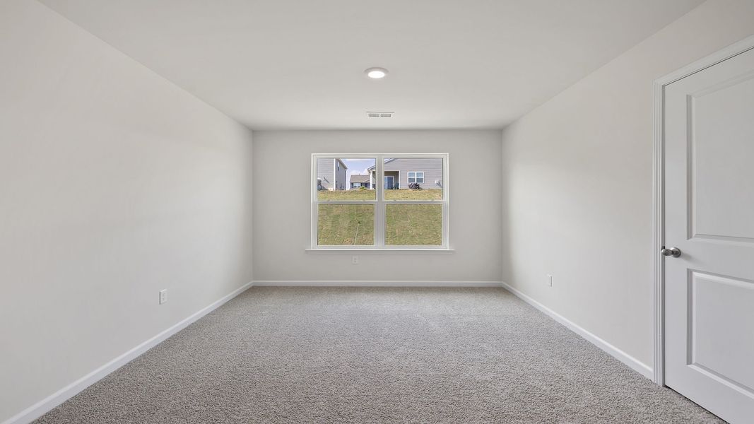 Spacious, unfurnished interior of a new home in Woodglen, Piedmont (Image 24).