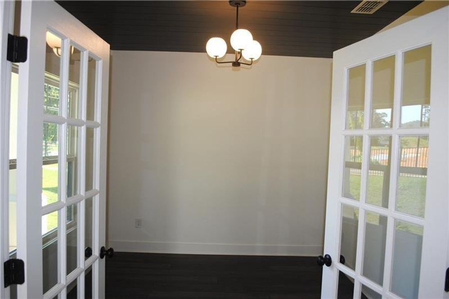 Spacious, unfurnished interior of a new home in Ferguson Corners, Emerson (Image 19).