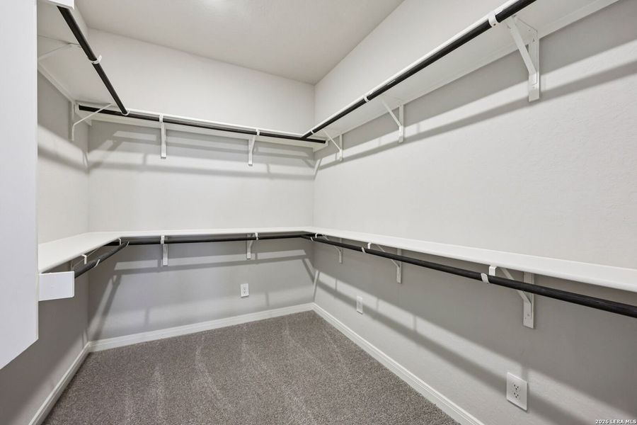 Spacious, unfurnished interior of a new home in Fox Falls, Boerne (Image 33).