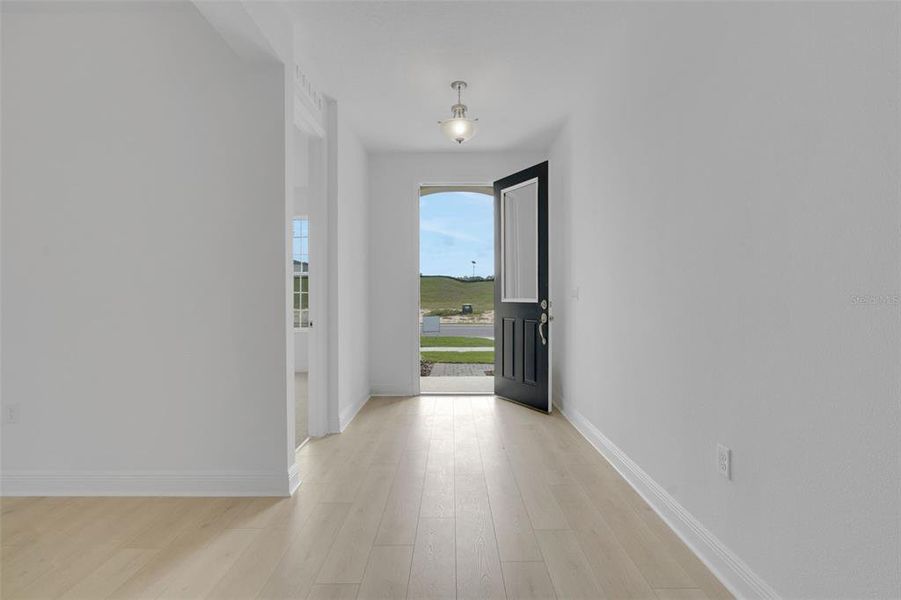 Spacious, unfurnished interior of a new home in Reserve at Hammock Oaks, Lady Lake (Image 31). Spacious, unfurnished interior of a new home in Reserve at Hammock Oaks, Lady Lake (Image 31).