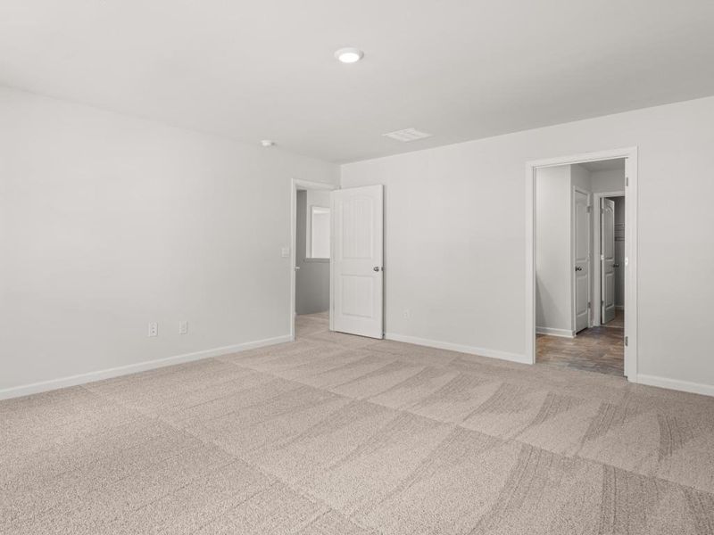 Spacious, unfurnished interior of a new home in Fairhaven, Lithia Springs (Image 20).