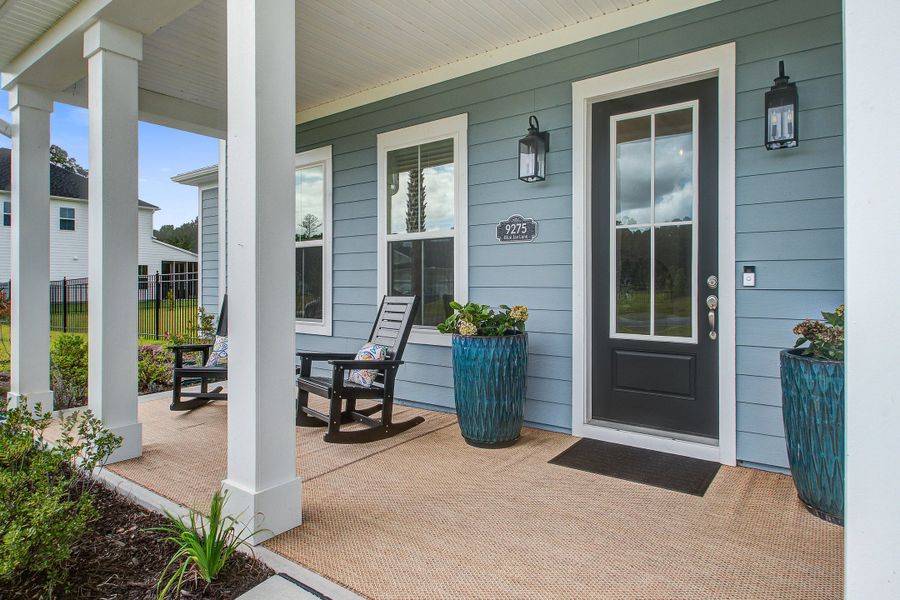 Exterior details and patio area of a home in Pamlico Terrace, Awendaw (Image 3).