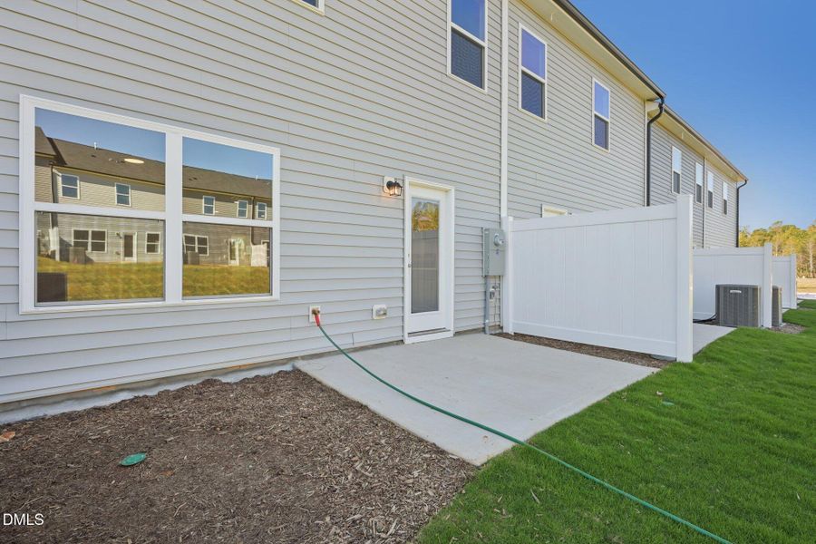 31-web-or-mls-Flagstone Way-S2410-031