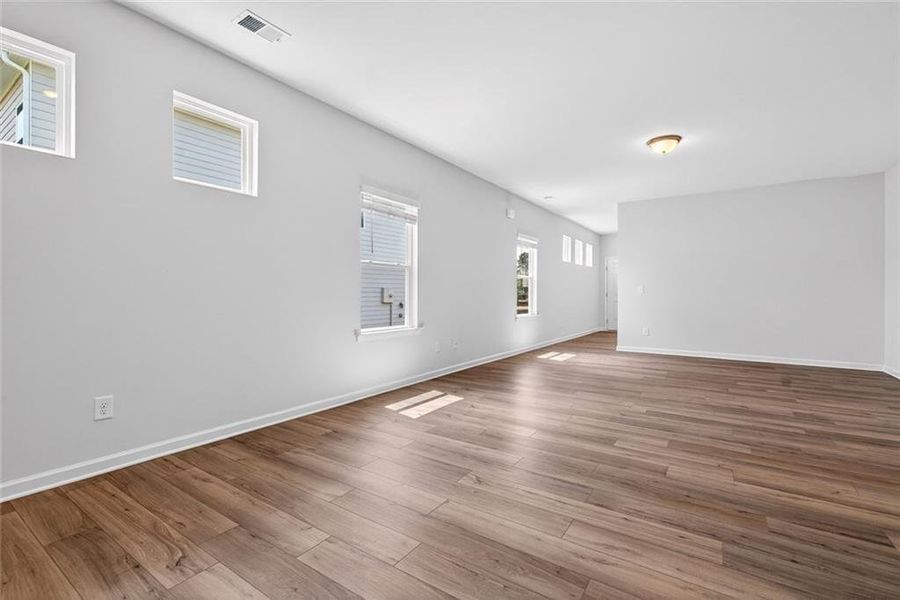 Spacious, unfurnished interior of a new home in Meadowbrook, Cartersville (Image 12). Spacious, unfurnished interior of a new home in Meadowbrook, Cartersville (Image 12).