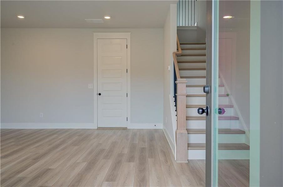 Spacious, unfurnished interior of a new home in Barrett Pointe, Kennesaw (Image 27).