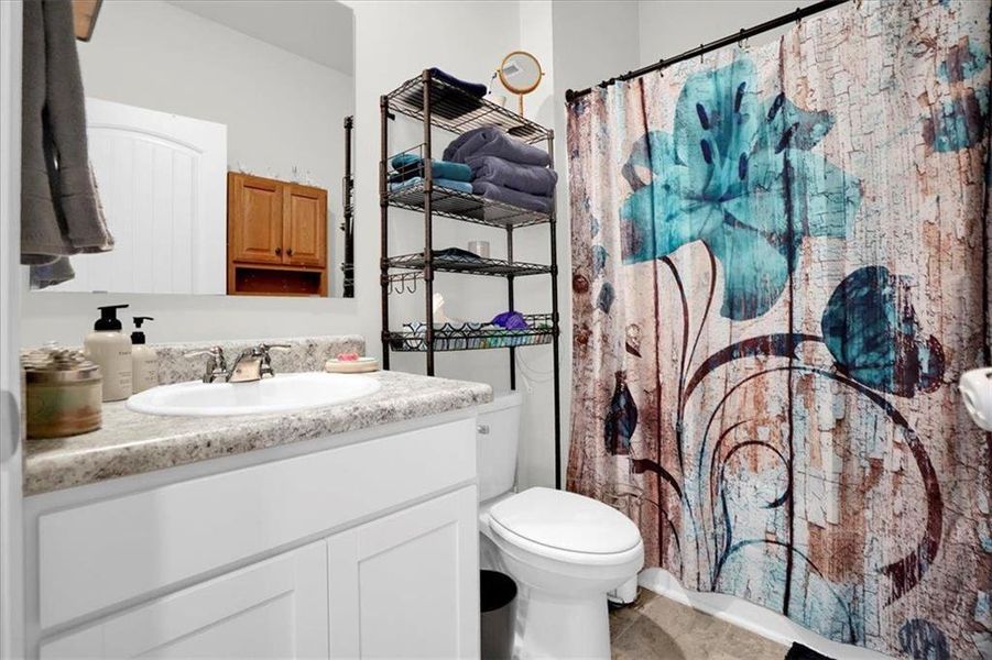 Furnished interior view inside a new home in , Dallas (Image 17).