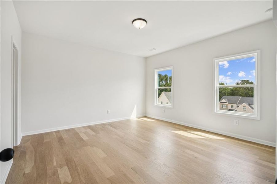 Spacious, unfurnished interior of a new home in , Roswell (Image 12).