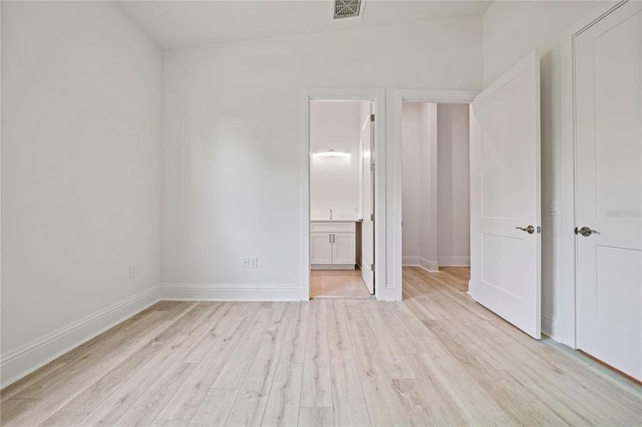 Spacious, unfurnished interior of a new home in , Tarpon Springs (Image 23). Spacious, unfurnished interior of a new home in , Tarpon Springs (Image 23).