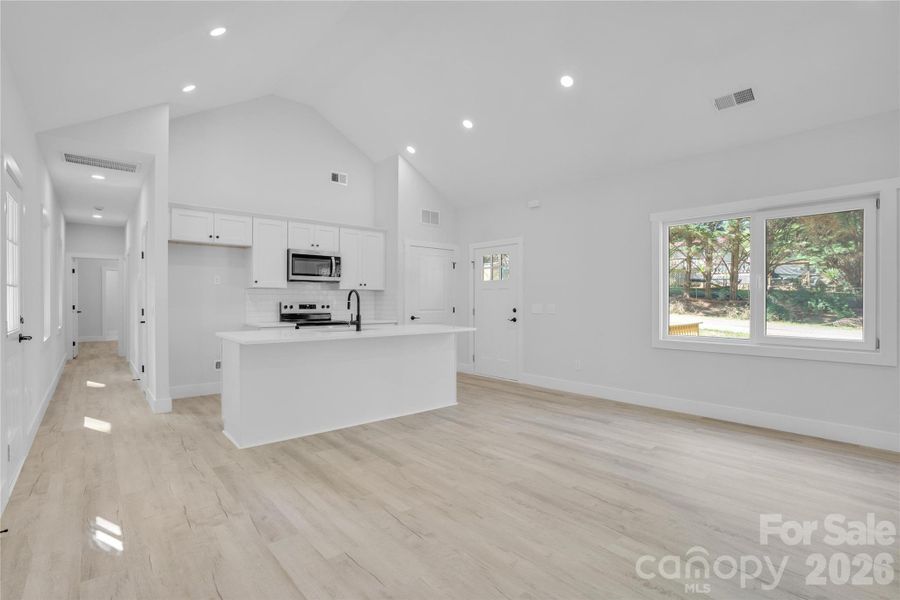 Spacious, unfurnished interior of a new home in , Lincolnton (Image 21).