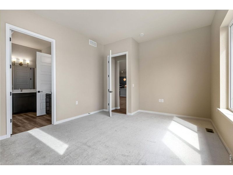 Spacious, unfurnished interior of a new home in , Fort Collins (Image 41).