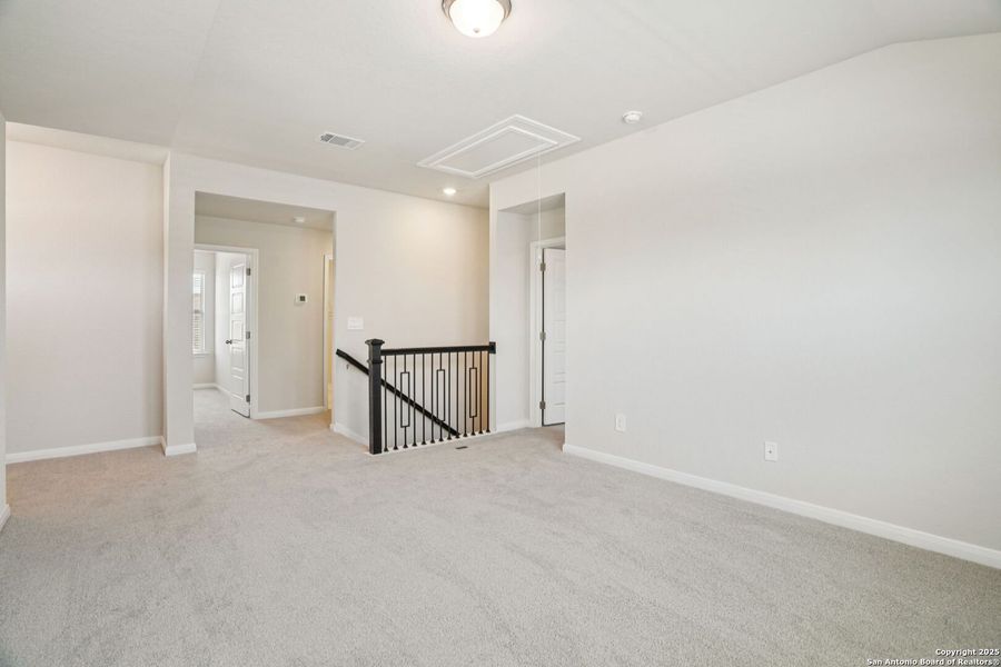 Image 50 of a home in Royal Crest. Image 50 of a home in Royal Crest.