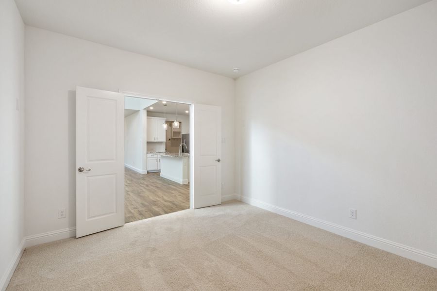 Spacious, unfurnished interior of a new home in Walden Pond, Forney (Image 30).