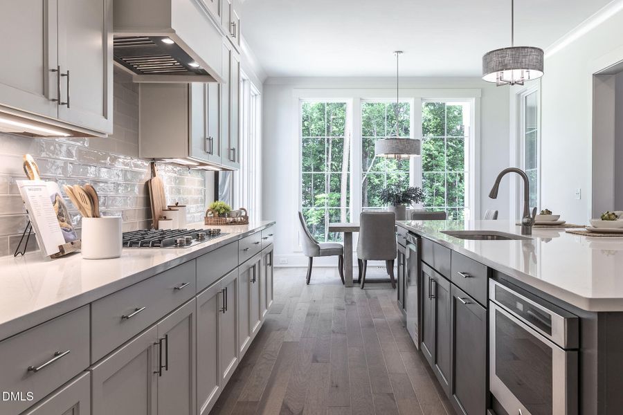 300_MEADOW_WALK_DR_INTERIOR_18