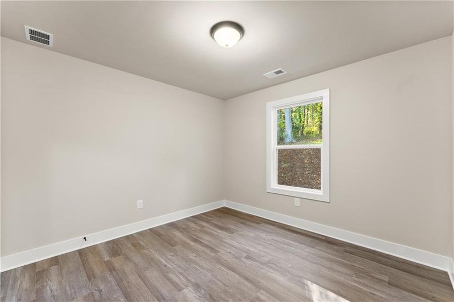 Spacious, unfurnished interior of a new home in , Gainesville (Image 29).