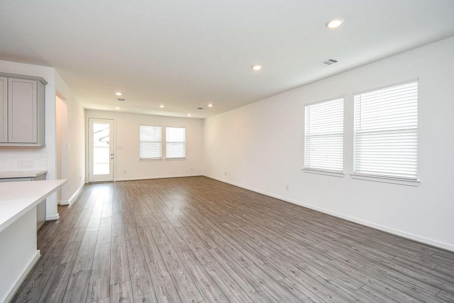 OPEN CONCEPT FAMILY, DINING AND KITCHEN