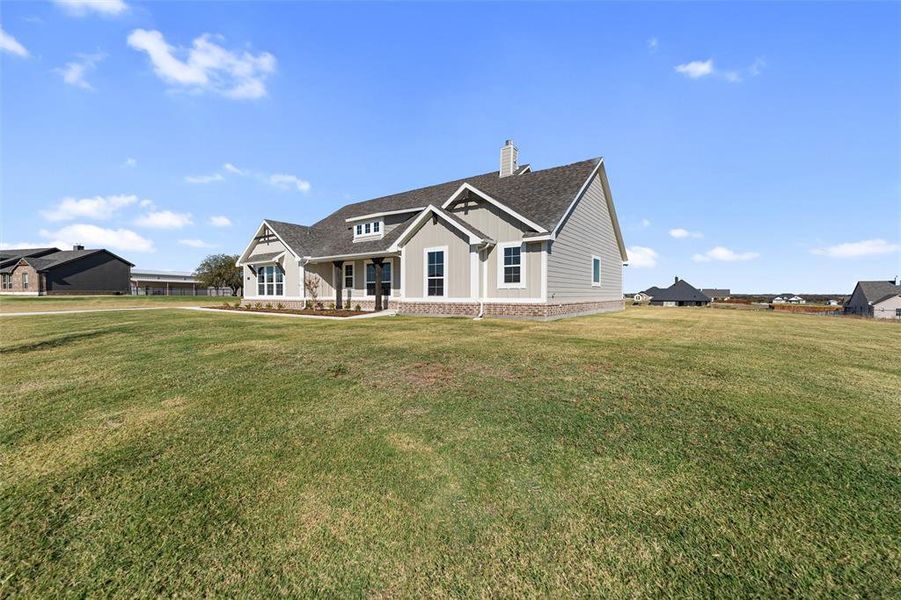 Exterior details and patio area of a home in Hillcrest Meadows North, Decatur (Image 28).