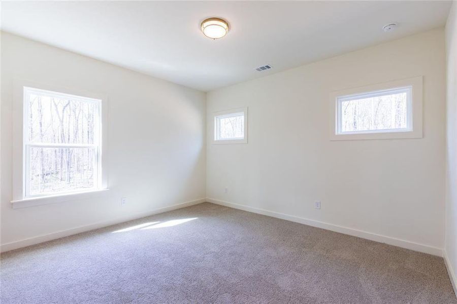 Spacious, unfurnished interior of a new home in , Gainesville (Image 32).