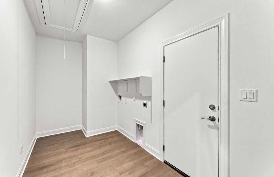Spacious, unfurnished interior of a new home in Saddleback at Santa Rita Ranch, Liberty Hill (Image 43).