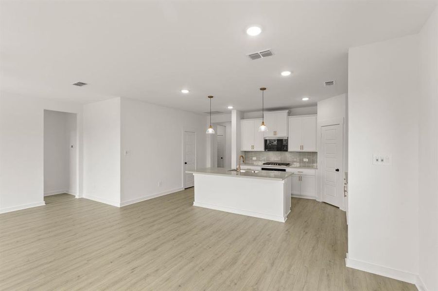 816 Alderwood-Dining-2
