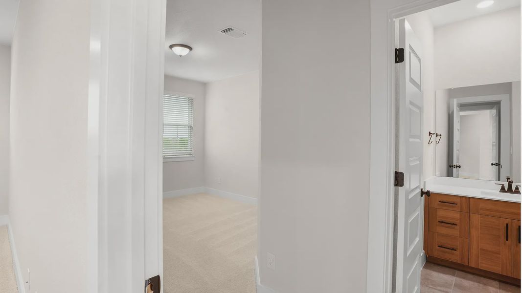 Spacious, unfurnished interior of a new home in Broken Oak, Georgetown (Image 27).