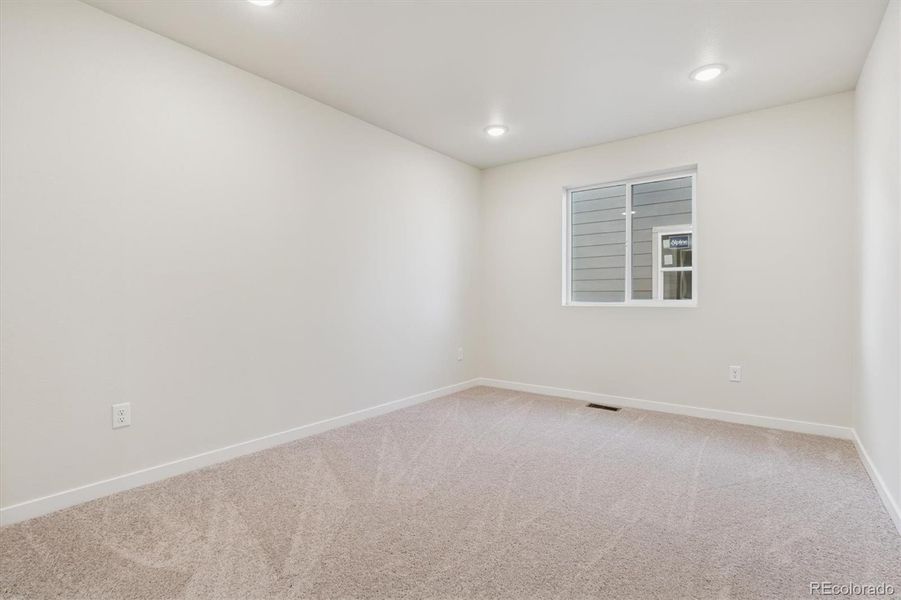 Spacious, unfurnished interior of a new home in Farmlore, Brighton (Image 17).