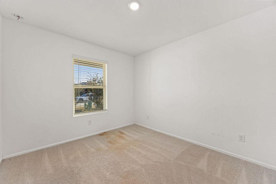 Spacious, unfurnished interior of a new home in Tavola, New Caney (Image 15).