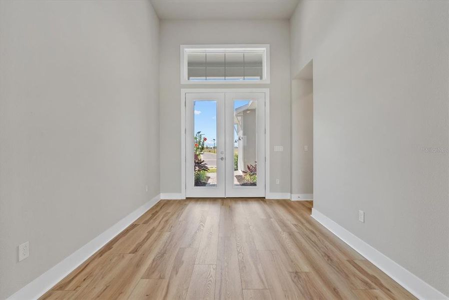 Spacious, unfurnished interior of a new home in , Parrish (Image 29).