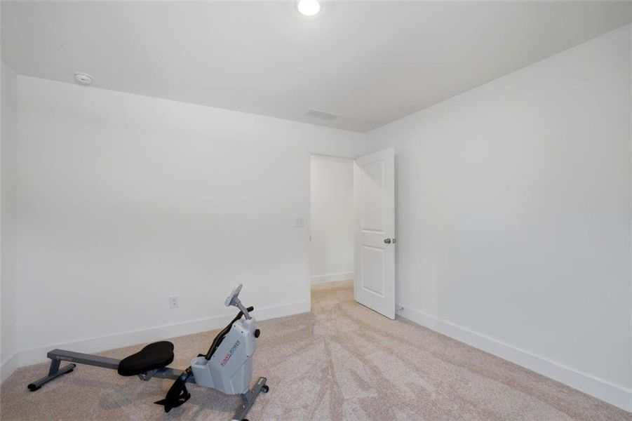 Spacious, unfurnished interior of a new home in , Dallas (Image 26).