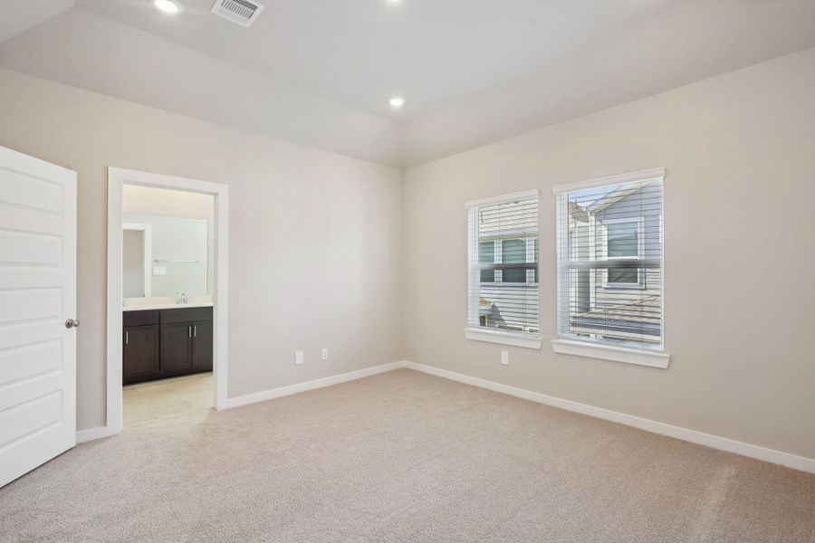 Spacious, unfurnished interior of a new home in Kemah Crossing - City Series, Kemah (Image 29). Spacious, unfurnished interior of a new home in Kemah Crossing - City Series, Kemah (Image 29).