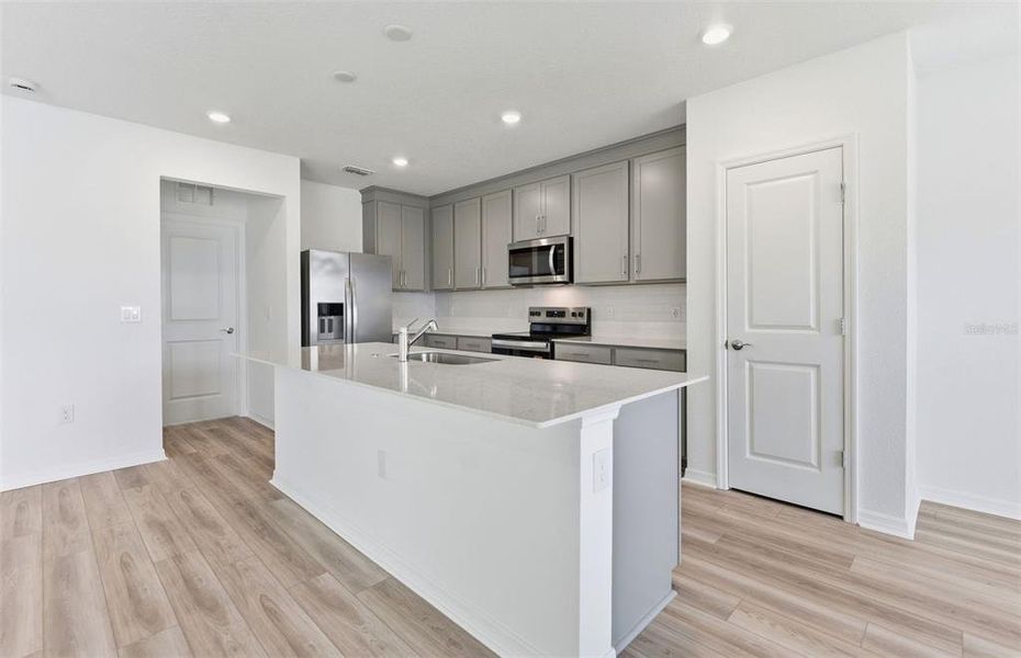 Furnished interior view inside a new home in Silverlake, Lake Alfred (Image 8).