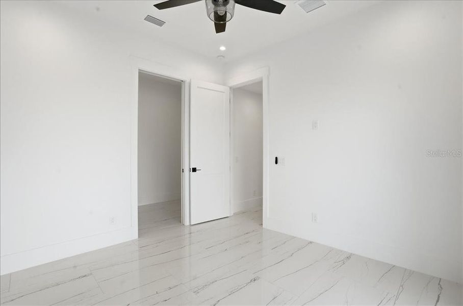 Spacious, unfurnished interior of a new home in , Englewood (Image 60).