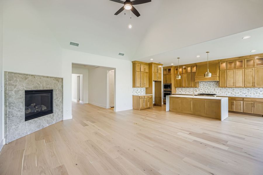 Plan 1631 Living Room/Kitchen Representative Image Plan 1631 Living Room/Kitchen Representative Image