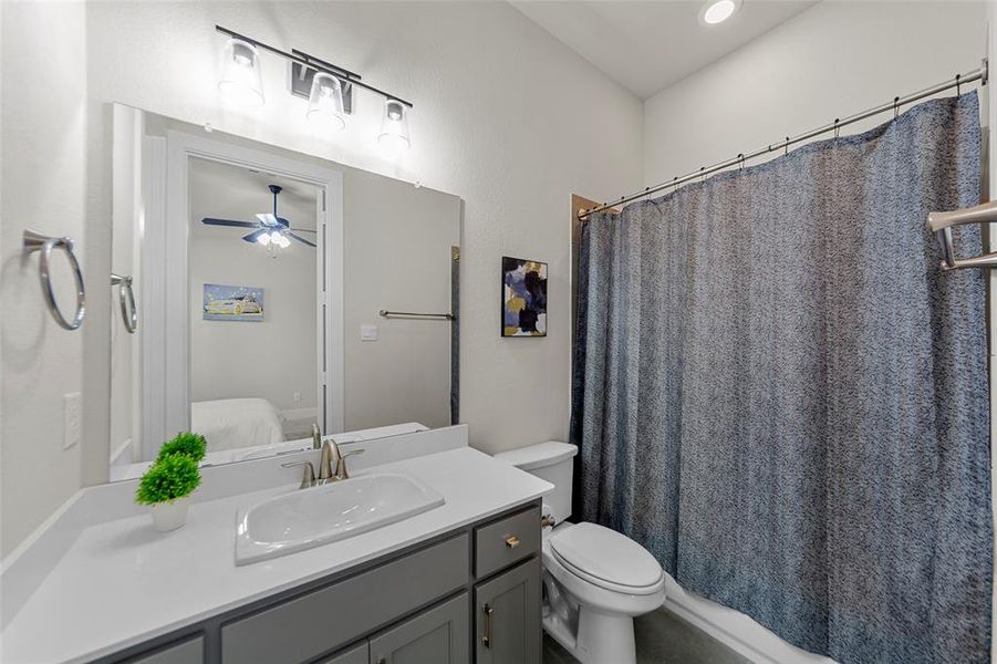 Furnished interior view inside a new home in , Frisco (Image 34).